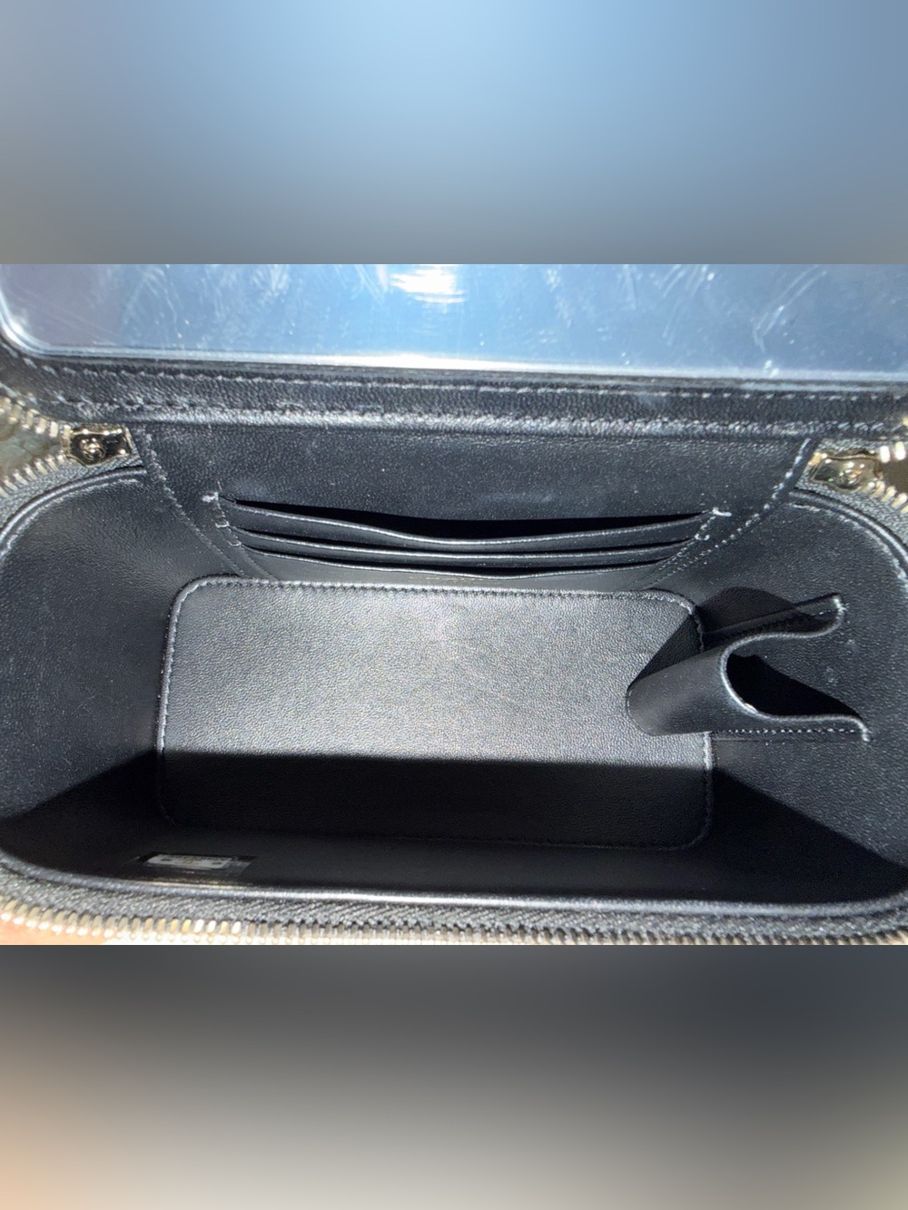 CHANEL Small Top Handle Vanity- PRICE FIRM$$ - Picture 5 of 7